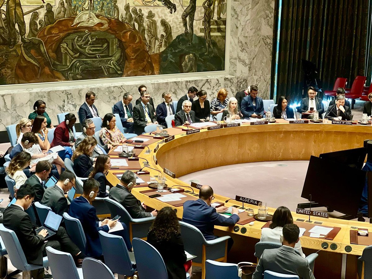 ForeignOfficePk's tweet image. Deputy Prime Minister/Foreign Minister, Senator Mohammad Ishaq Dar @MIshaq50, in his capacity as President of the UN Security Council, delivered Pakistan's statement at the Security-Council Briefing on “Cooperation between the United Nations and regional and sub-regional…