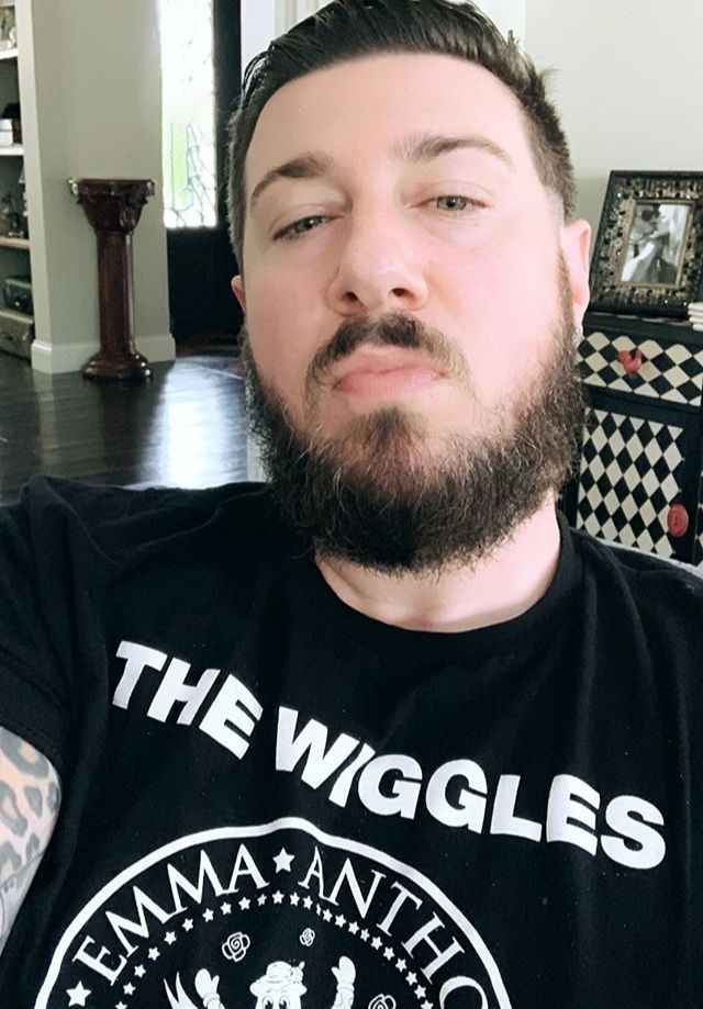 STCONightmares's tweet image. Zack wearing his Ramones-inspired The Wiggles t-shirt - 2nd April 2020
📷: Zack’s IG story - @/zackyvengeance