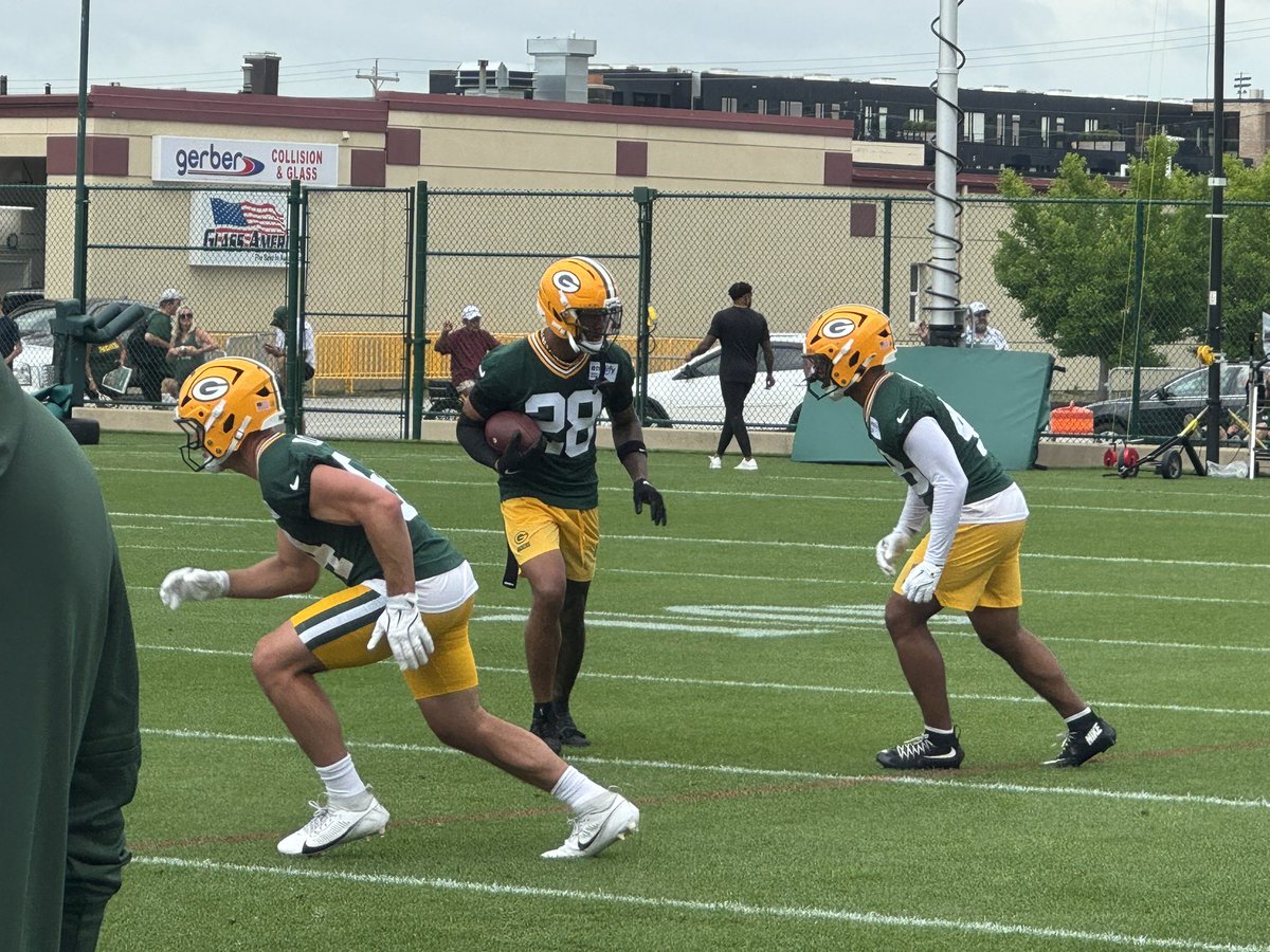 mikespofford's tweet image. Veteran LB Isaiah Simmons (28), who is getting base snaps on the strong side with Quay Walker not back yet, had an impressive first practice of #Packers camp yesterday. His speed is evident in 11-on-11.