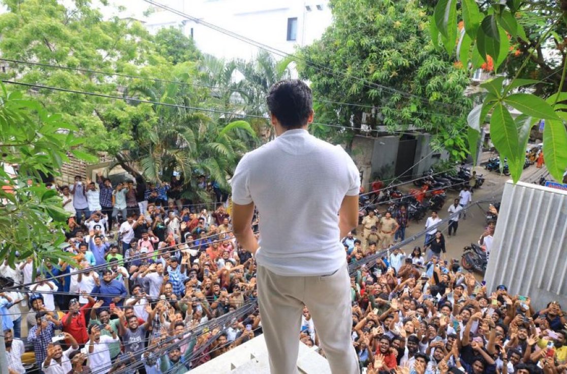 Manjuthara12's tweet image. The One @Suriya_offl 👑❤️‍🔥🥹

#Suriya46 #Karuppu