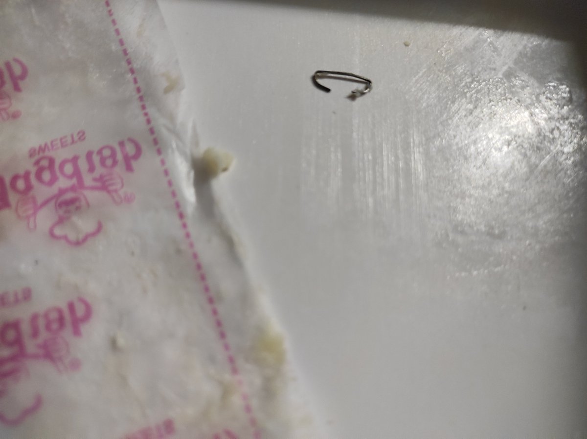 RustC9's tweet image. yeah why not put stapler in malai cake & make my day more worse