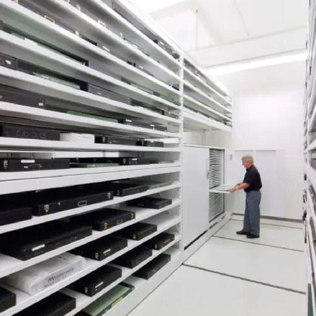 Every museum has its own challenges. That’s why we offer collection-specific storage, custom-fit for everything from textiles to weaponry.

Explore options: bit.ly/4hpdDEH

#CustomStorage #MuseumSolutions #BradfordSystems