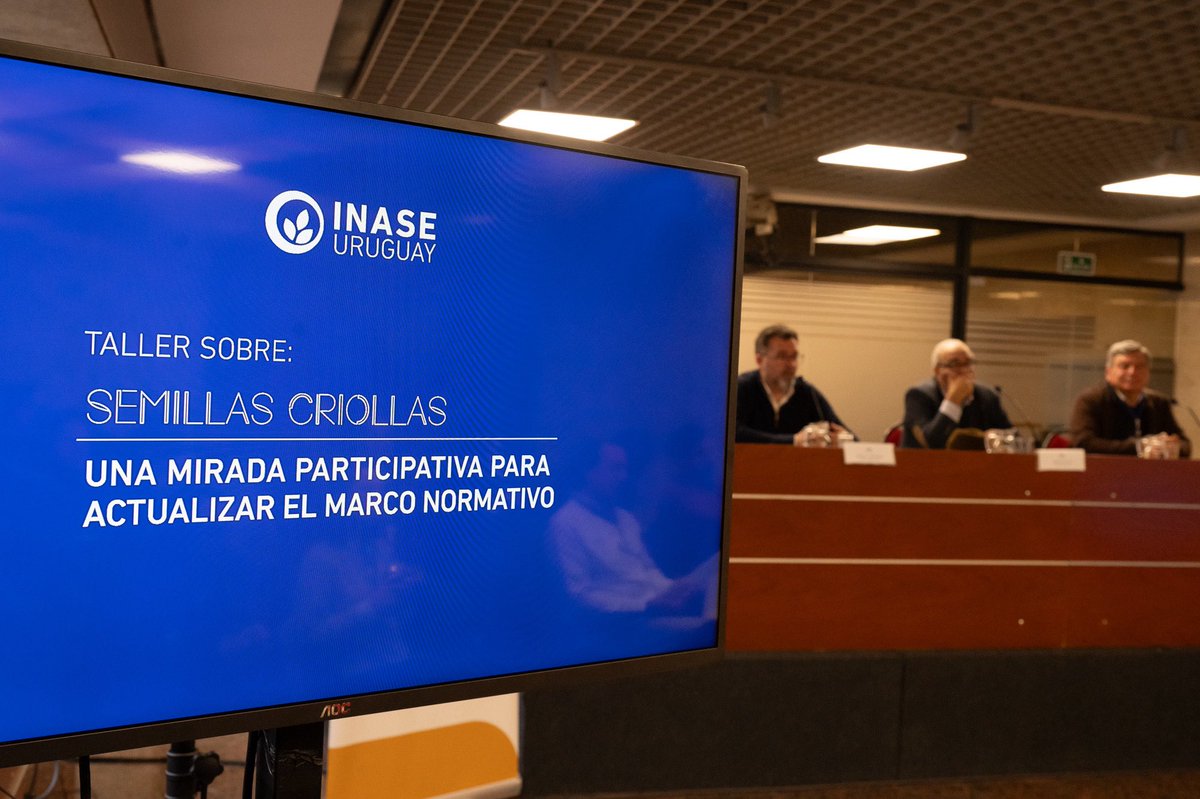 Parlamento_UY's tweet image. 🌾 | Esta mañana en la Sala Acuña de Figueroa, @INASE_UY realizó el taller sobre semillas criollas denominado: “Una Mirada Participativa para Actualizar el Marco Normativo”.
(+) goo.su/FNrGFln