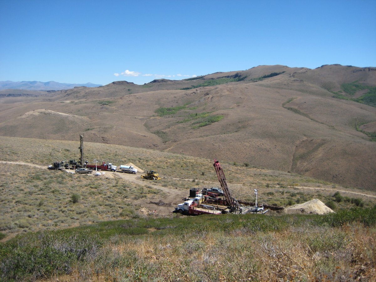 WEXExploration's tweet image. Mobilization is now underway at Wood Gulch - one of the most underexplored, high-grade zones on our project.
Originally mined by Homestake in the late 1980s, this area is now the focus of our 2025 program.
“Our updated model, informed by success at Gravel Creek, points to…