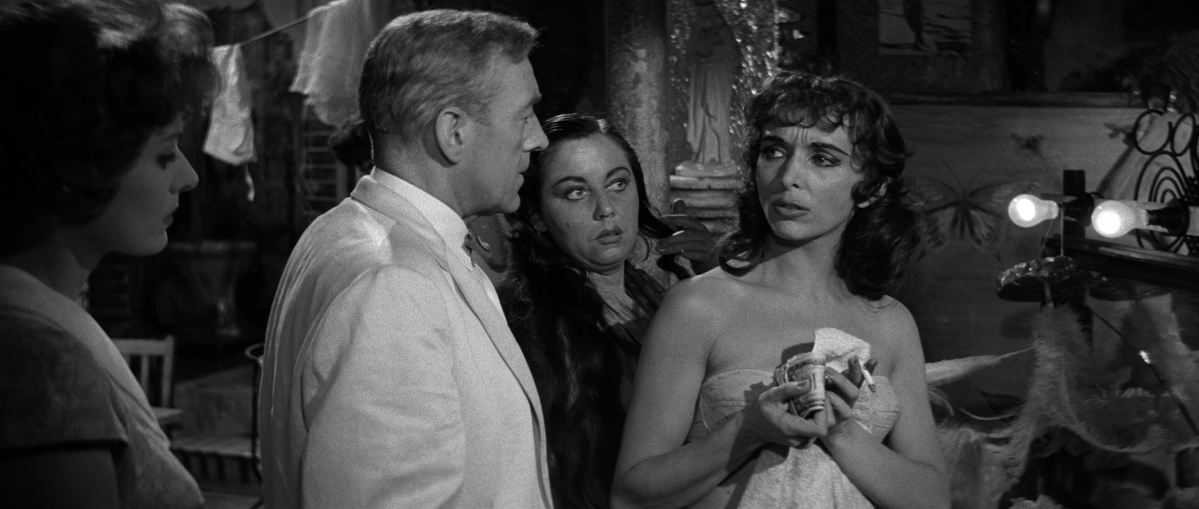 Teddy_Devisme's tweet image. OUR MAN IN HAVANA n'est pas qu'une variation comique du film noir & d'espionnage fétiches de Carol Reed, reposant sur Alec Guinness. C'est aussi un univers sordide et violent, loin de la gaieté et la chaleur apparentes. Celui d'un ancien empire disséminant sa séduction toxique.