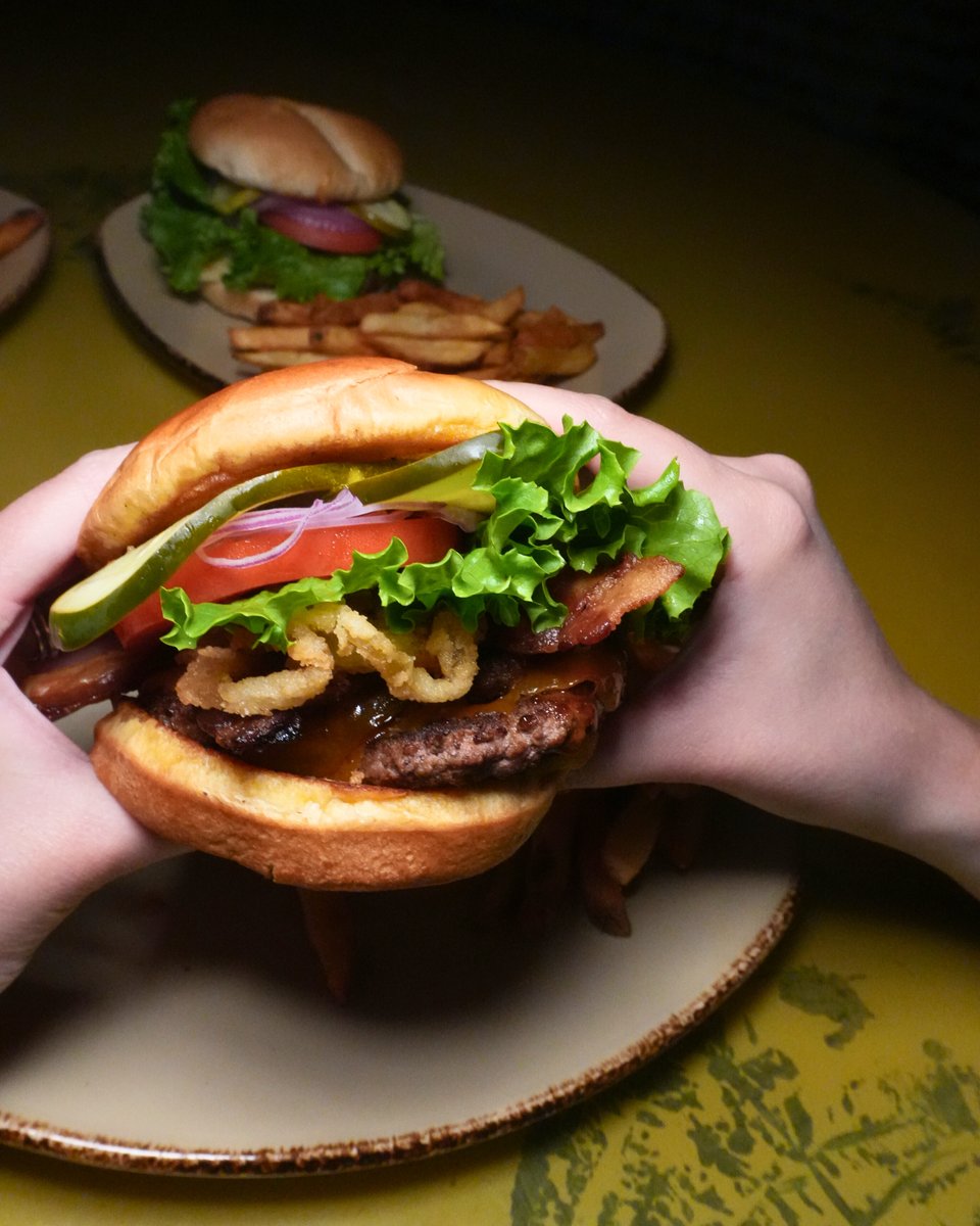 Our BBQ Bacon Cheese Burger is big enough to satisfy a dino sized appetite! 🍔⁣