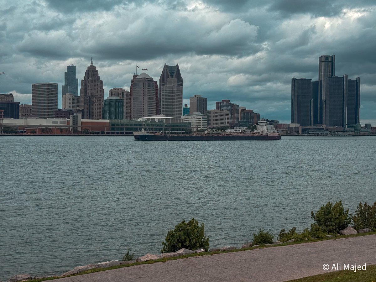 10_AlEE_10's tweet photo. ☁️🏙️ https://t.co/43Yi0tmLx4