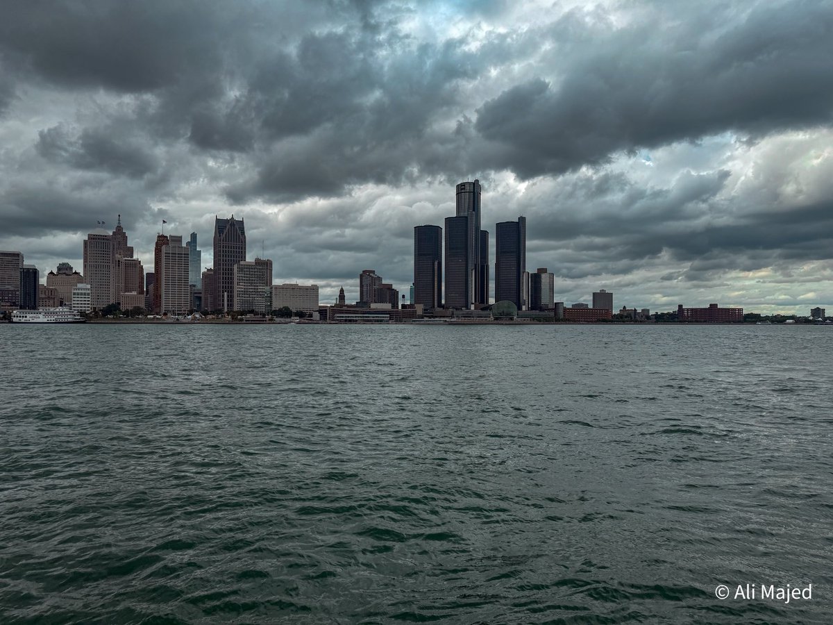 10_AlEE_10's tweet photo. ☁️🏙️ https://t.co/43Yi0tmLx4