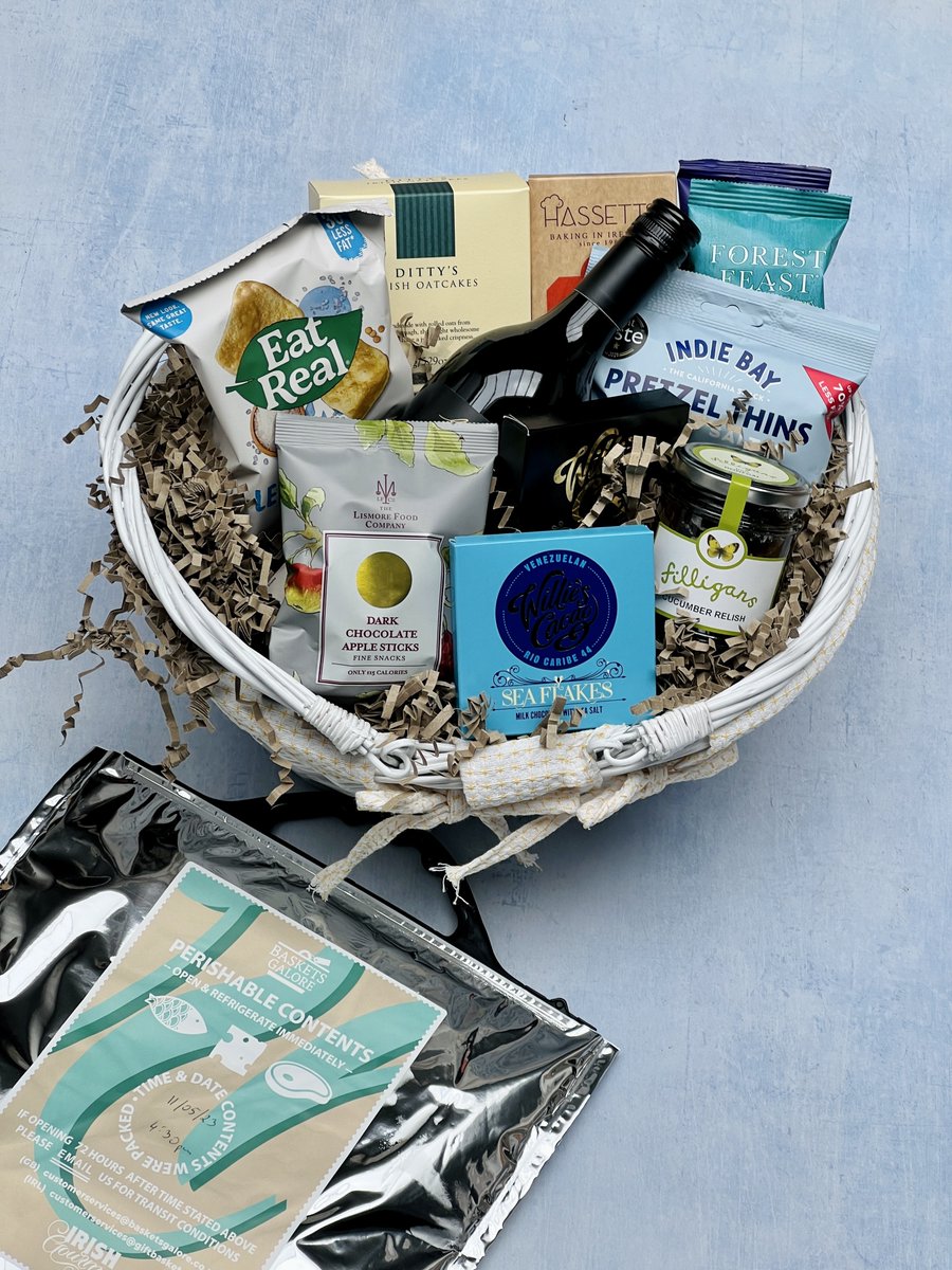BasketsGalore's tweet image. Today's Gift Basket Of The Day is the ''Savour the Flavour Gift Basket" 馃
ow.ly/lww950WqsGa
Follow & RT to enter #prize draw to #win a Gift Basket.
More info via our blog.
#dailydispatch #gifts #competition #giftbasketsrule #goodluckgift #bestwishesgift