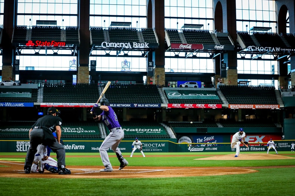 GlobeLifeField's tweet image. THROWBACK THURSDAY 📆
5️⃣ years ago today — July 24, 2020 — Globe Life Field hosted the first MLB game in its history, as the @Rangers took on the Colorado Rockies.
After a tense pitching duel, the Rangers pulled off a 1-0 victory, notching their first-ever win at their new home