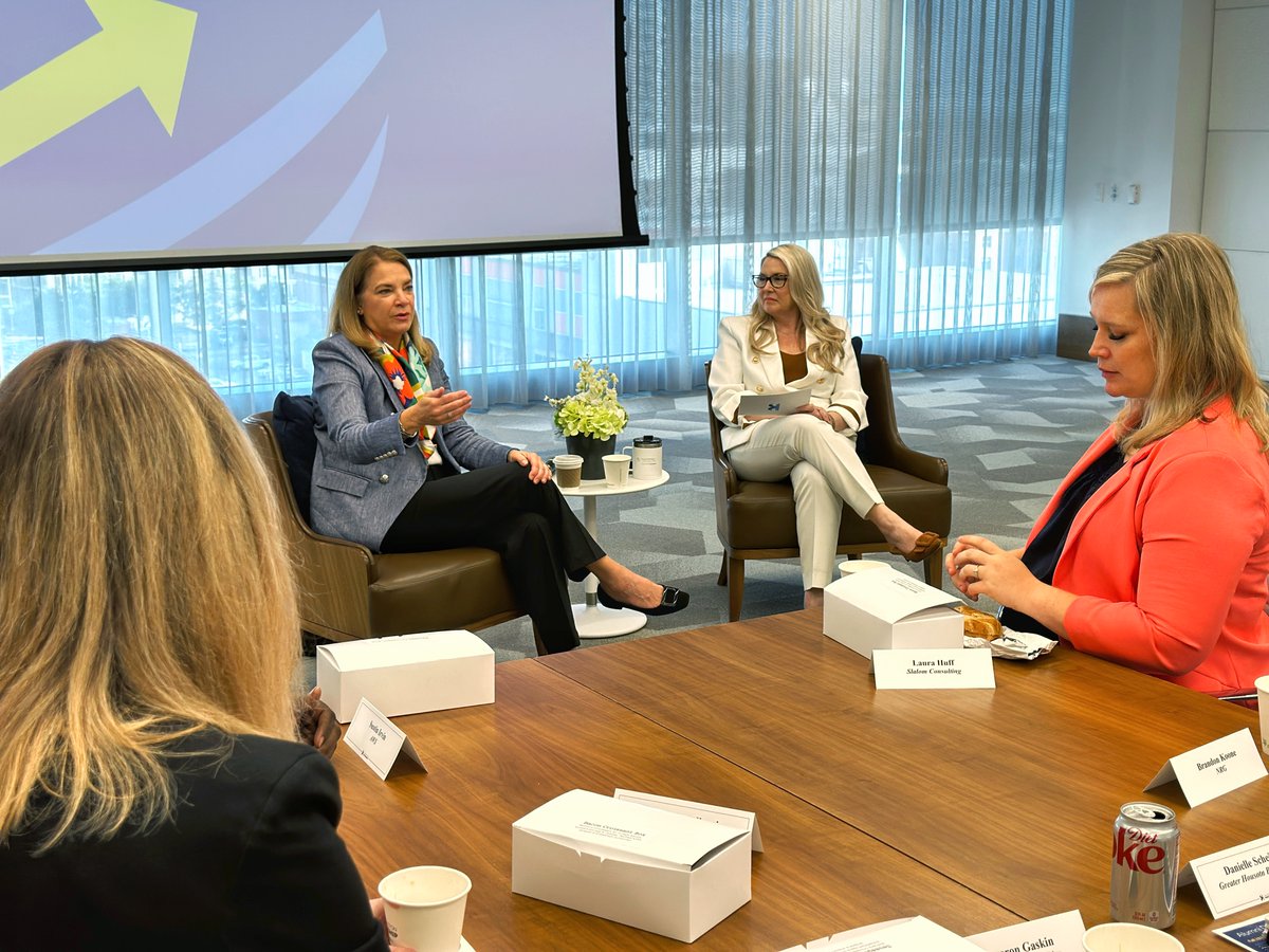 GHPartnership's tweet image. The Houston Energy Leadership Cohort recently met with @Shell USA President and Greater Houston Partnership Chair Gretchen Watkins for an exclusive fireside chat on navigating complexity, advancing innovation, and meeting the dual challenge of energy growth and sustainability.…