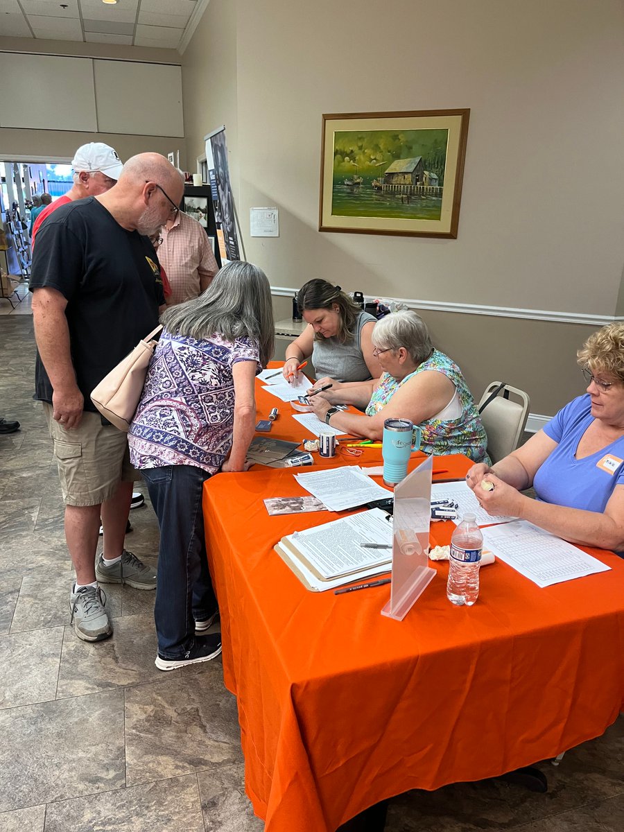 In Imperial, PA, we served 550 seniors with new shoes during a special distribution with Lifespan, sponsored by Republic Airways. 🧡

Grateful to bring comfort and care to this amazing community.

#SamaritansFeet #SeniorDistribution #ServeWithPurpose