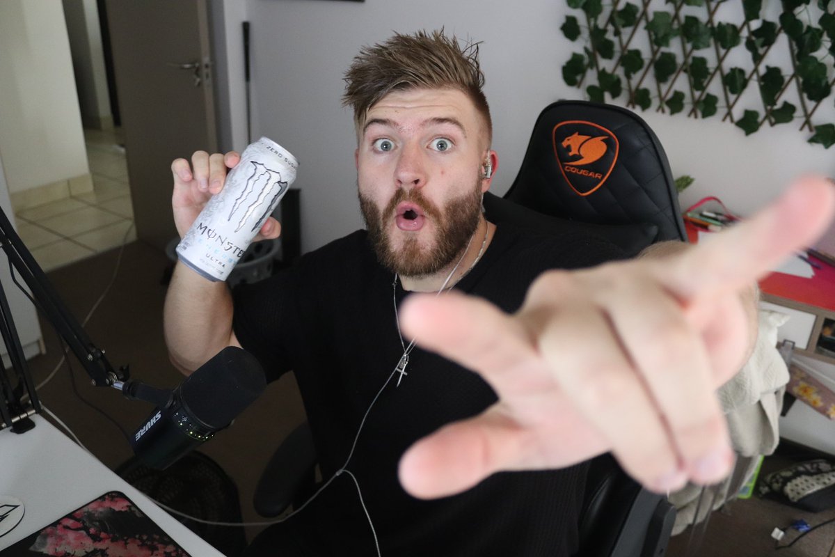 Cam_Ceej's tweet photo. 5 YEAR STREAMING CELEBRATION SUBATHON STARTS TOMORROW AT 12PM 😈

Lots of Tarkov, Apex &amp; More! Make sure to pull in for the Weekend Vaaabs 🫡 https://t.co/hzz0PjQESE