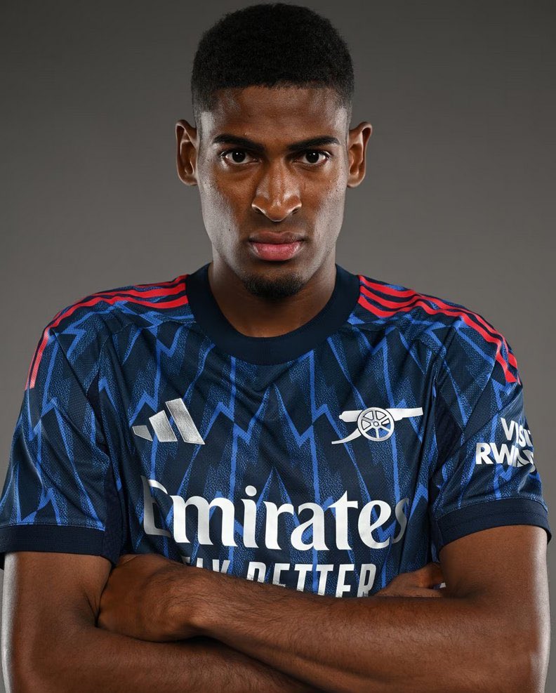 Welcome to the Arsenal, Cristhian Mosquera! 🇪🇸