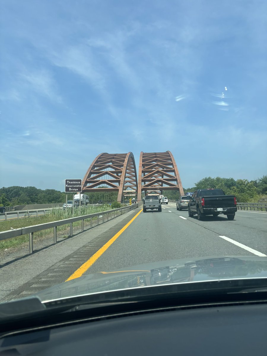 All the cool horse racing people take a picture of this bridge when they get to it, right? 🤣
