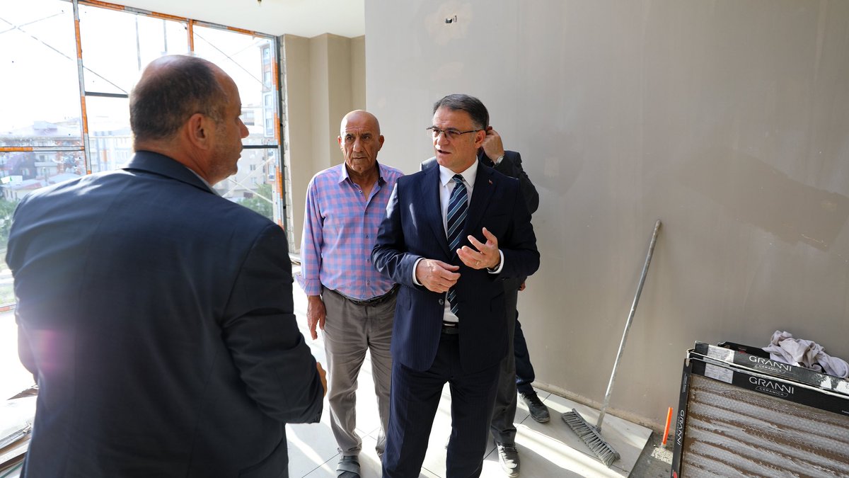 T.C. Van Valiliği 🇹🇷 (@tcvanvaliligi) on Twitter photo Valimiz Sn. Ozan Balcı, Cumhurbaşkanı Başdanışmanı Sn. Gülşen Orhan ile birlikte inşaatı devam eden yeni Olgunlaşma Enstitüsü binasında incelemelerde bulundu.
<a href="/valiozanbalci75/">Ozan Balcı</a> Valimiz Sn. Ozan Balcı, Cumhurbaşkanı Başdanışmanı Sn. Gülşen Orhan ile birlikte inşaatı devam eden yeni Olgunlaşma Enstitüsü binasında incelemelerde bulundu.
<a href="/valiozanbalci75/">Ozan Balcı</a>