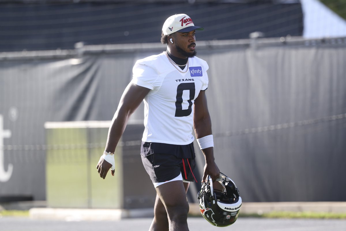 SportsRadio 610 (@sportsradio610) on Twitter photo Texans LB Azeez Al-Shaair joined In The Loop with <a href="/LopezOnSports/">John P. Lopez</a> <a href="/regadetula/">Reginald Adetula 🇳🇬</a> & <a href="/TheFiggyFig/">Figgy Fig</a> straight off the practice field at training camp.
Listen: spr.ly/6013fKVxd Texans LB Azeez Al-Shaair joined In The Loop with <a href="/LopezOnSports/">John P. Lopez</a> <a href="/regadetula/">Reginald Adetula 🇳🇬</a> & <a href="/TheFiggyFig/">Figgy Fig</a> straight off the practice field at training camp.
Listen: spr.ly/6013fKVxd