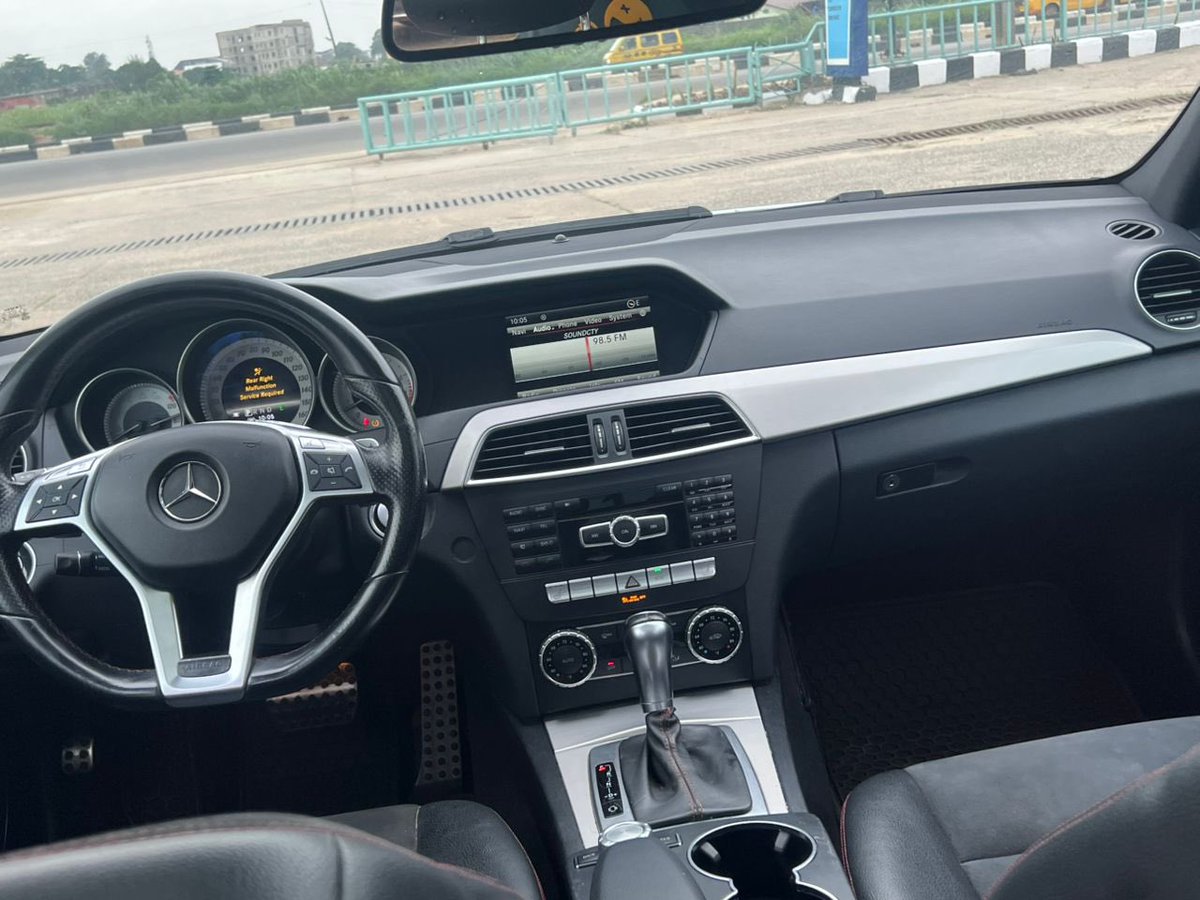 maziechidiime's tweet image. 𝕏𝘛𝘩𝘦 2013 MERCEDES C300 nnukwu ụgbọ ala (FOREIGN USED).
Ọ𝘯ụ 𝘢𝘩ị𝘢:₦14,999,999 &lt;Fourteen million nine hundred ninety-nine thousand nine hundred ninety-nine naira only&gt;
FREE DELIVERY.
𝕌𝕊𝔻𝕋🪙.
𝔹𝕋ℂ🪙.
🚏𝕃𝔸𝔾𝕆𝕊.
🏗️:echiytk.