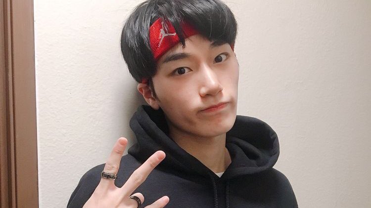 exfujo's tweet image. wasn’t gonna drink tonight but i’m missing twink san like a motherfucker