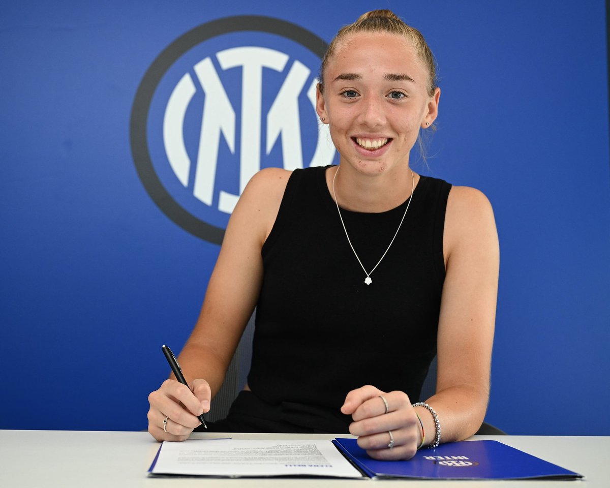 Inter_Women's tweet image. Ora è ufficiale ✍️
Pronta per questo nuovo capitolo 🖤💙
#ForzaInter #InterWomen #Belli2028
