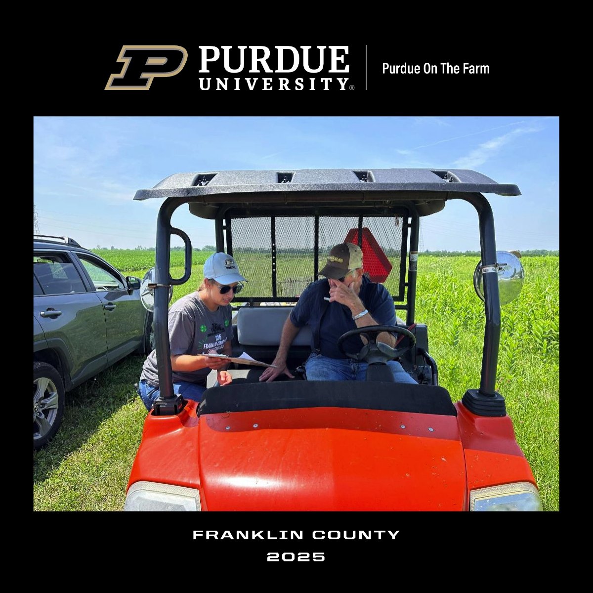PurdueOnTheFarm's tweet image. Roger Bommer, Franklin County farmer-partner and Veronica Bullock, @PurdueExtension Educator from Franklin County discuss the status of Roger’s POTF Soybean Field that Veronica walked this week for the mid-season scouting round.
@INSoybean, @INCornFarmers, @PurdueAg,…