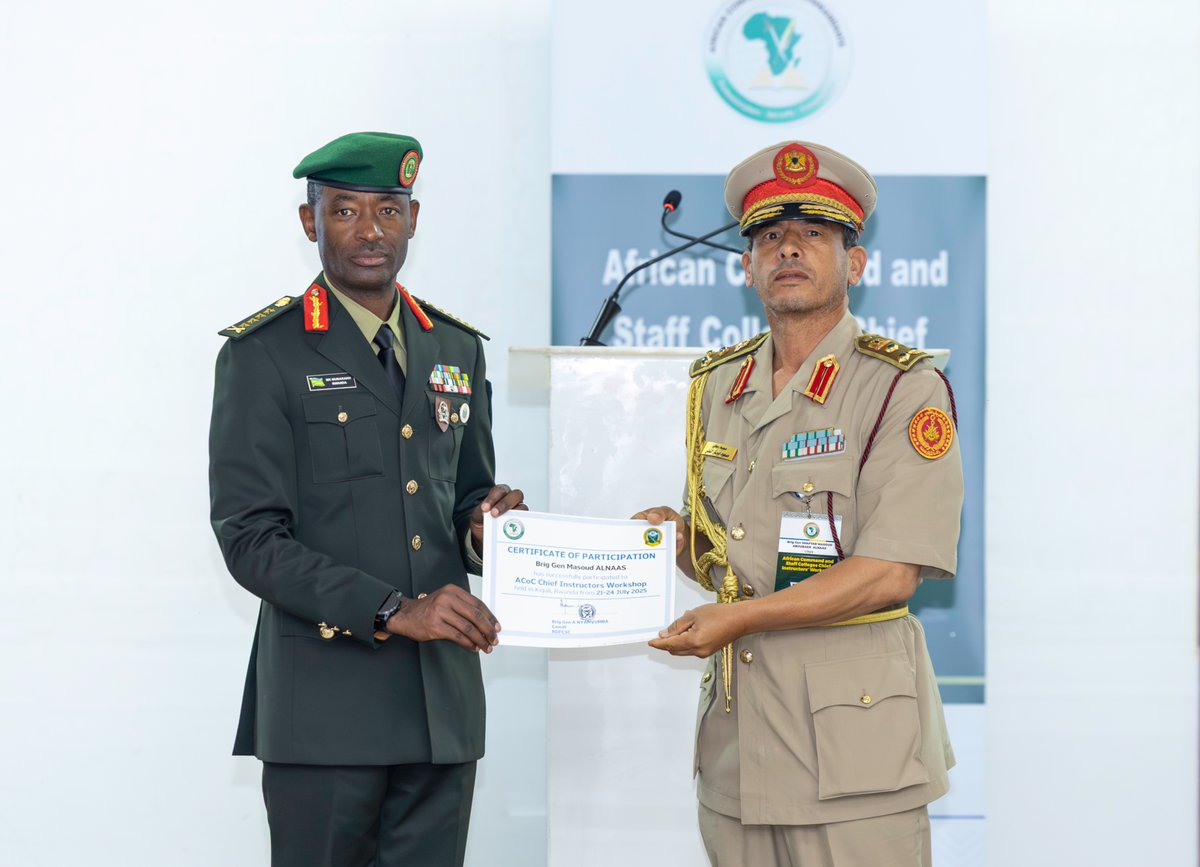 RwandaMoD's tweet image. The four-day African Command and Staff Colleges Chief Instructors' Workshop was officially closed in Kigali today by the RDF Chief of Defence Staff, Gen MK Mubarakh. The workshop was held under the theme “The Future of African Military Training and Education: Bridging the Digital…