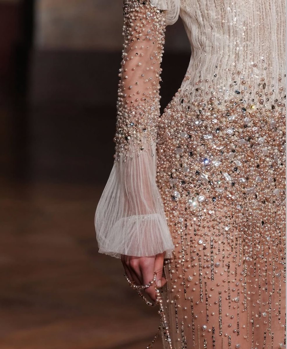 fash__ion0's tweet image. GEORGES HOBEIKA | Fall / Winter 2025-2026 Couture