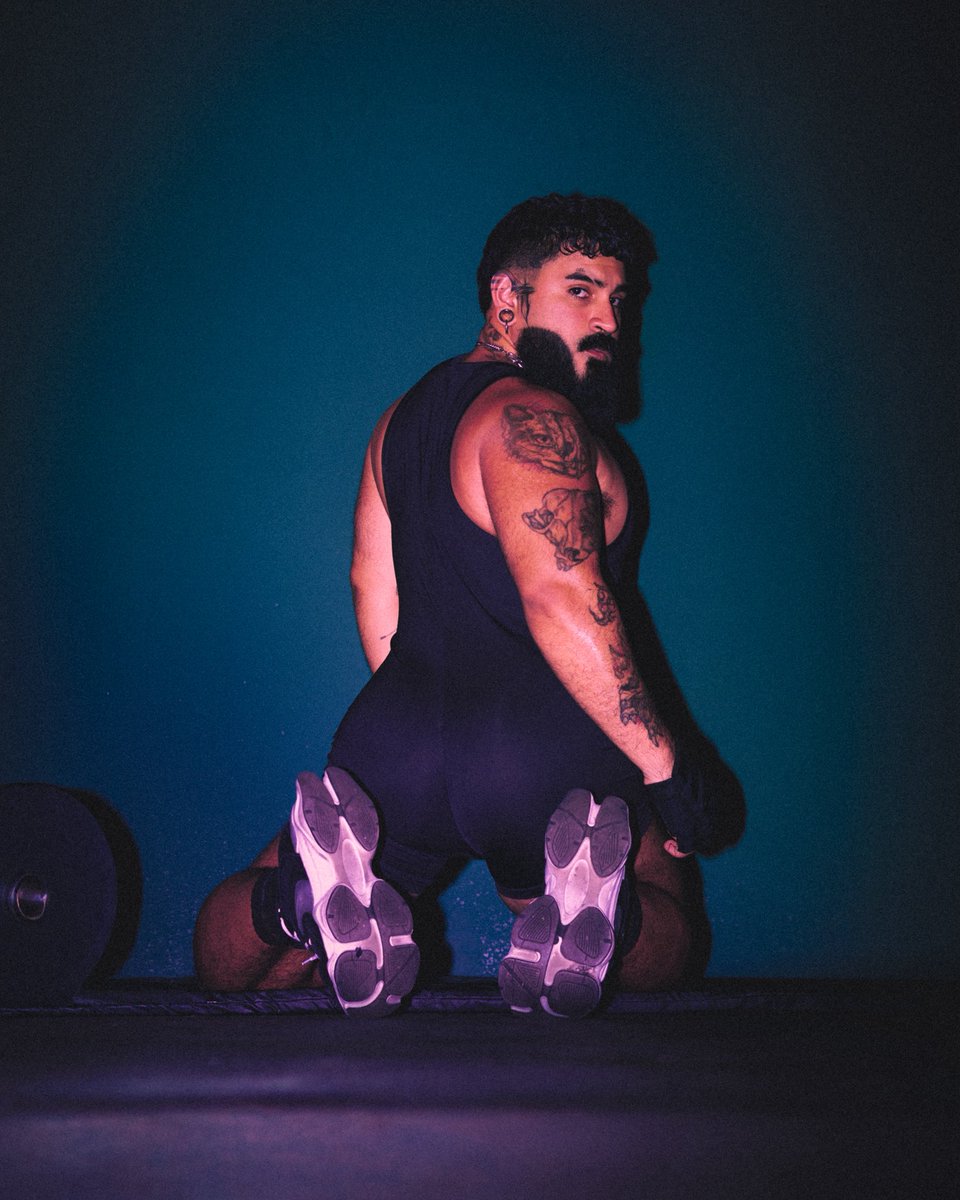 edaozineo's tweet image. bora fazer um cardio antes de descer ferro?  Ensaio pra Coyote Jocks