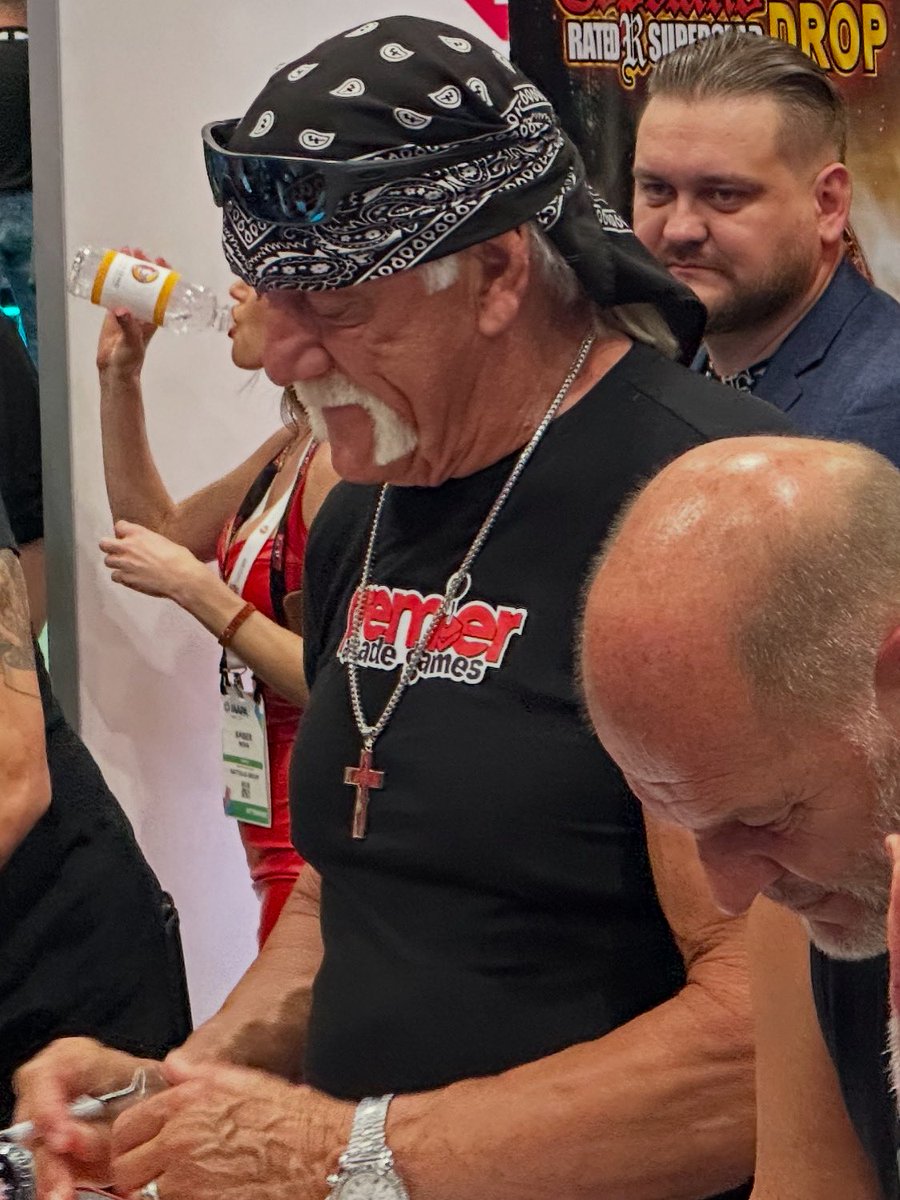 kcaster's tweet image. RIP Hulk Hogan.  Glad I got to see you in person just this past November.