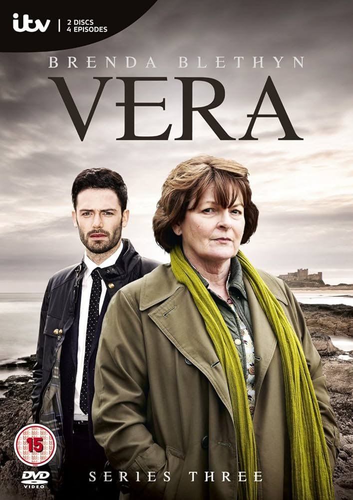 Yoriento's tweet image. ¿Cuál es la MEJOR SERIE que has visto este año 2025?
Empiezo yo.
Vera, en Filmin.
Soy fan del policiaco británico clásico y la pongo en el podio junto a Shetland y Endeavour.
Y de postre, Mobland. Ritmaco, adictiva.