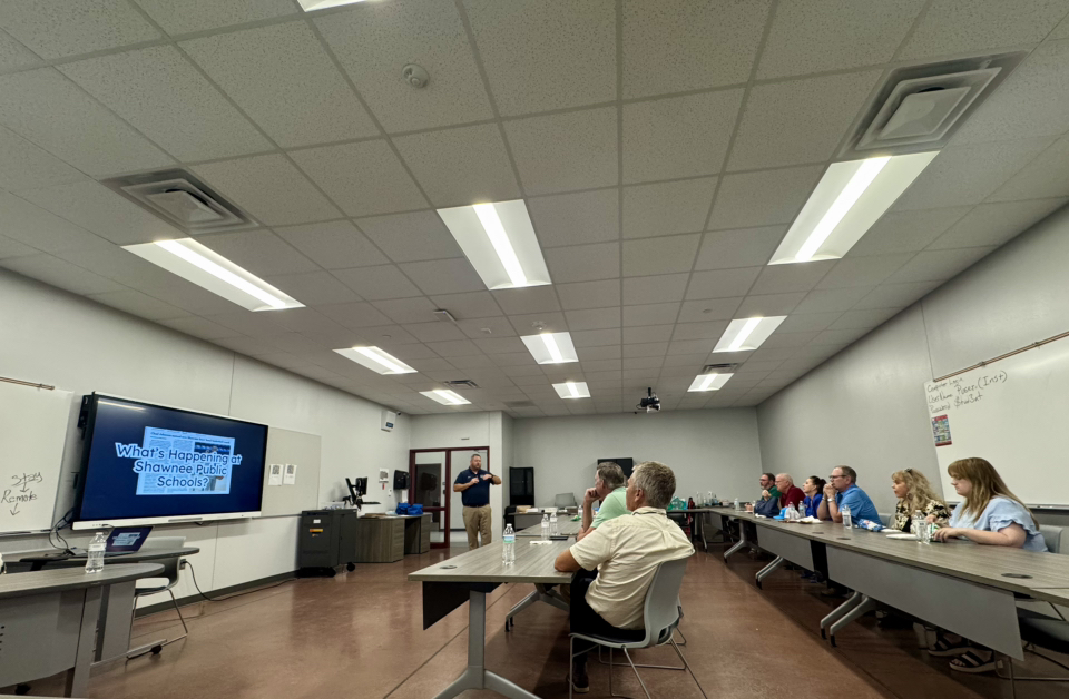 ShawneePublic's tweet image. A big thank you to Shawnee Kiwanis for having Dr. James out to speak yesterday! We loved the opportunity to share all the exciting things happening across Shawnee Public Schools. 💙
We’re grateful for your support and partnership in helping our Wolves thrive!
#GoWolves #OklaEd