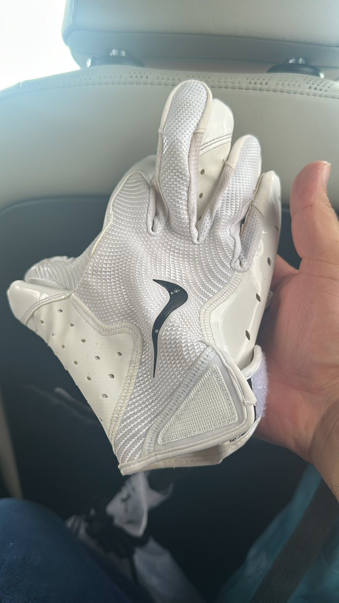 BRO Chris Blair gave me his practice gloves 🥹