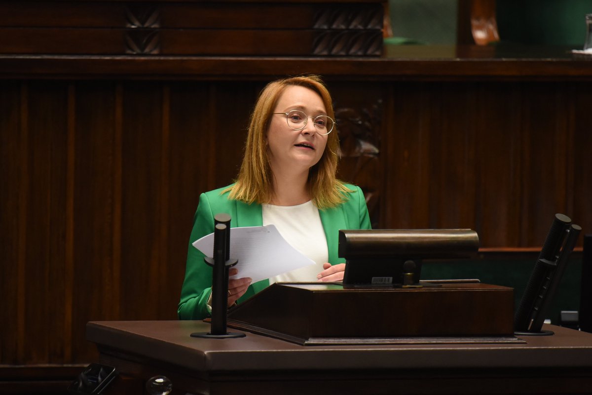 GoTracz's tweet image. Czas na cyfryzację w rolnictwie! 💚✌️
👉 #Sejm proceduje projekt ustawy, która wprowadzi Elektroniczną Dokumentację Stosowanych Środków Ochrony Roślin. Prowadzę ten projekt w imieniu klubu #KoalicjaObywatelska i wygłosiłam dzisiaj nasze stanowisko ⬇️
✅ Popieramy ten projekt!…