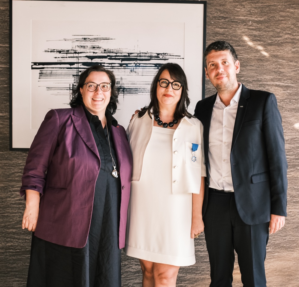 🎖 Marjan Hessamfar, architecte engagée, a reçu les insignes de Chevalier de l’Ordre national du Mérite.
Aux côtés du @CNOA_Architecture, elle défend une architecture de l’intérêt général, sociale, sobre et humaine.
#Architecture #OrdreNationalDuMérite