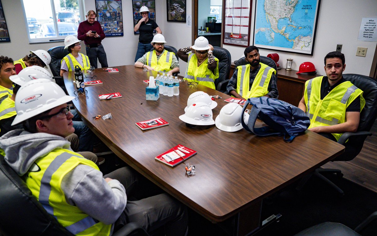 UFMSE's tweet image. To connect textbook learning with real-world applications, Professor Aroba Saleem, Ph.D., led her students on a tour of Townley Engineering & Manufacturing. Thanks to Townley for hosting students—and for the cast-iron Gator souvenirs!
🔗 bit.ly/44OoVhG
#UF #MSE