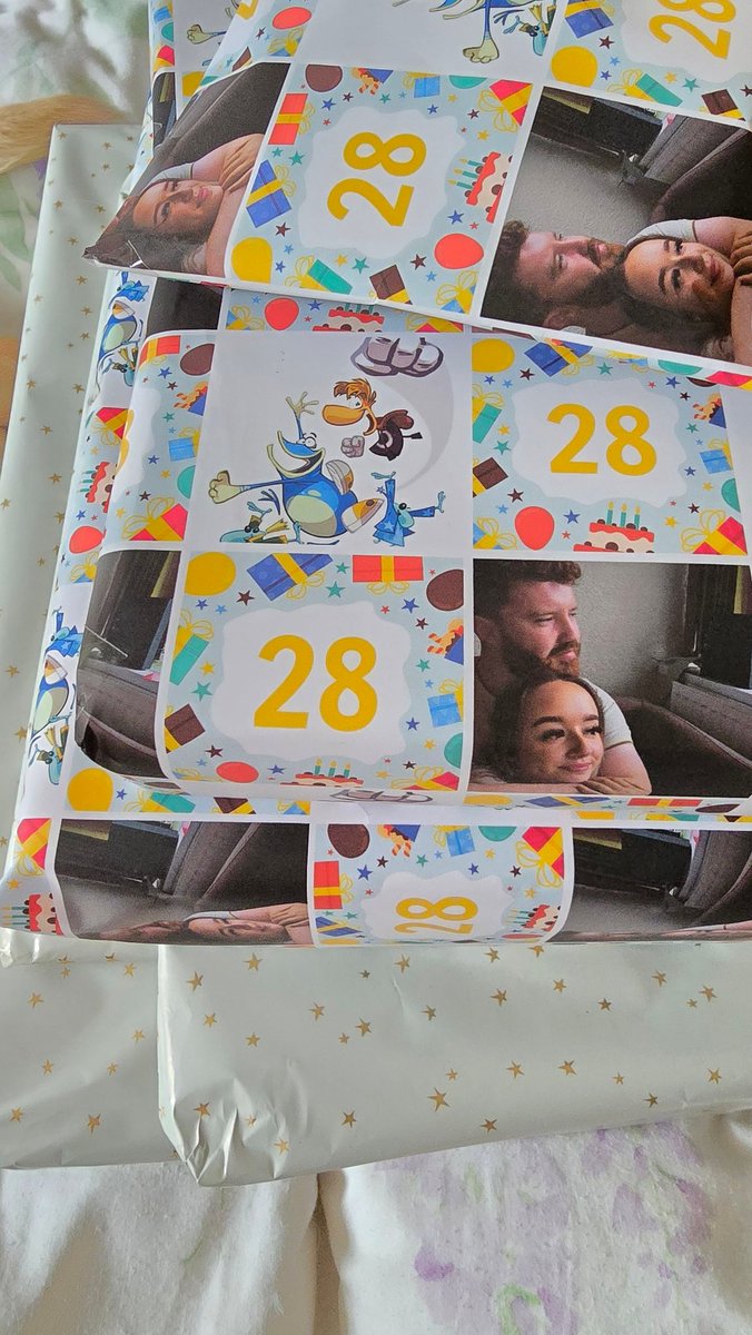 RaymanTogether's tweet image. Get a girlfriend who gives you Rayman-themed wrapping paper! #Rayman #Ubisoft