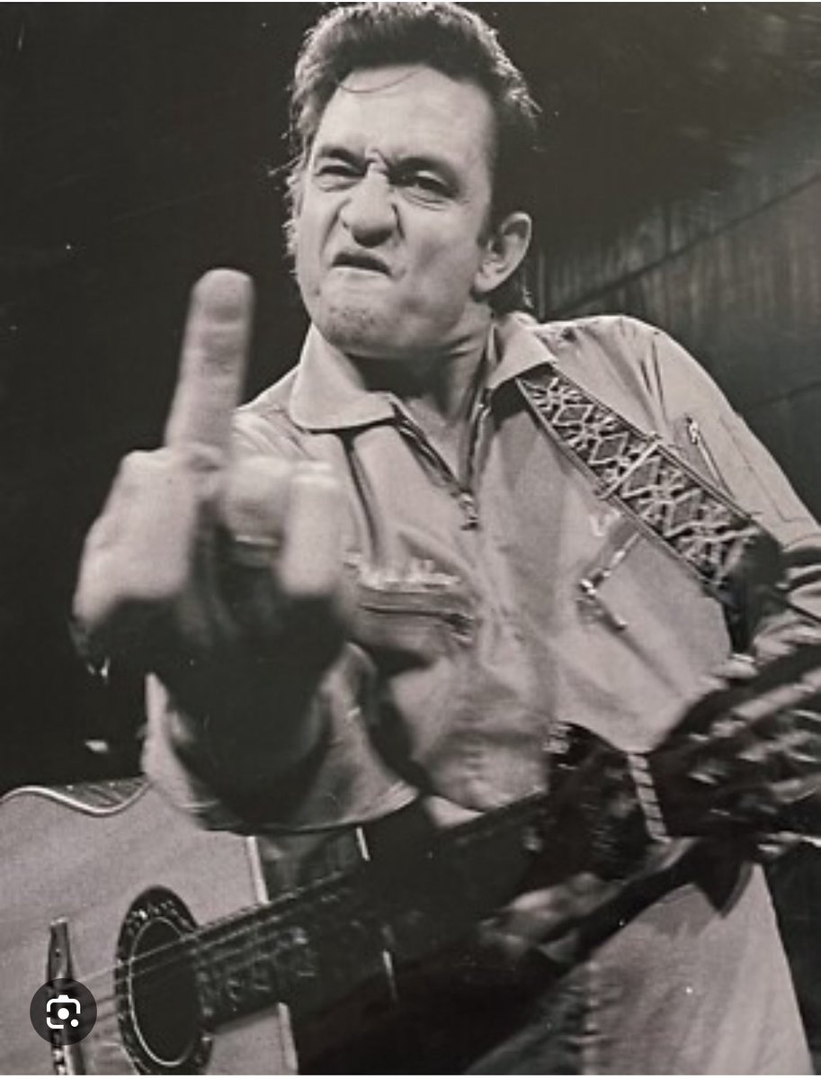 BeardyDay's tweet image. Current vibes: Man in black Johnny Cash 💰