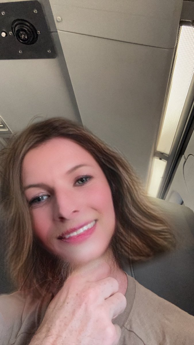 rain_thots's tweet image. why of course I am a normal female and can be trusted with the tea app