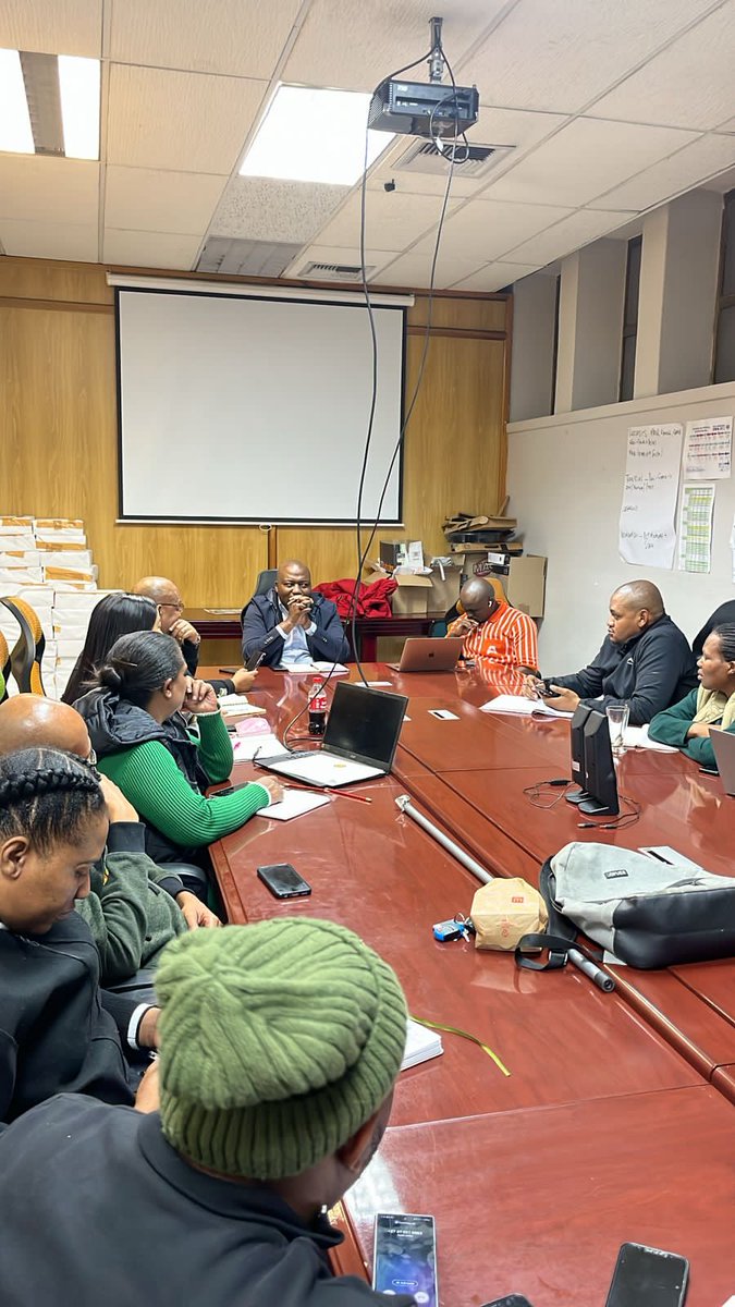 ANCYLhq's tweet image. The ANCYL Treasurer General, Cde Zwelo Masilela and NEC Head of Organizing, Cde Thabo Mofokeng, are currently meeting with the Northern Cape PEC at the ANC’s Provincial Office in Kimberley as part of preparations for the upcoming 2nd NGC.
#ANCYLatWork