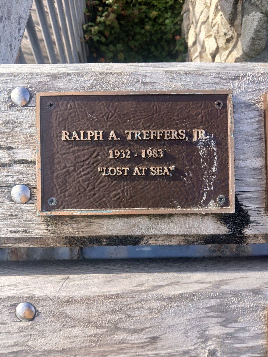 Jbn3ex's tweet image. Fishing towns usually have a fisherman's memorial by the harbor for those lost at sea.