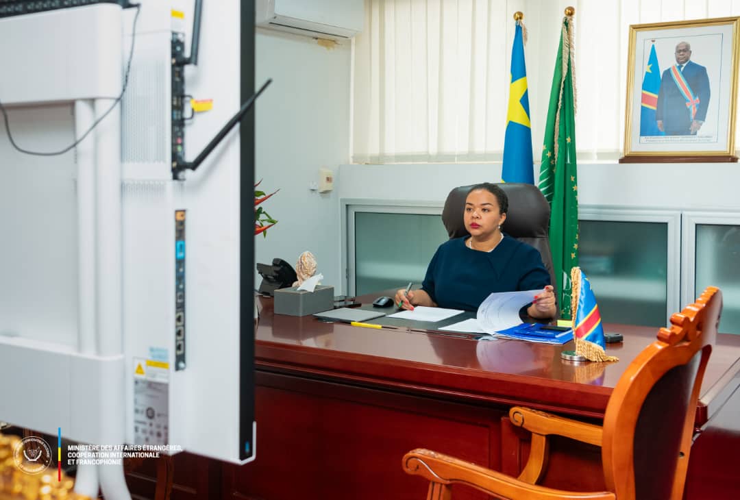 Mal à la tête de #Kagame est là !