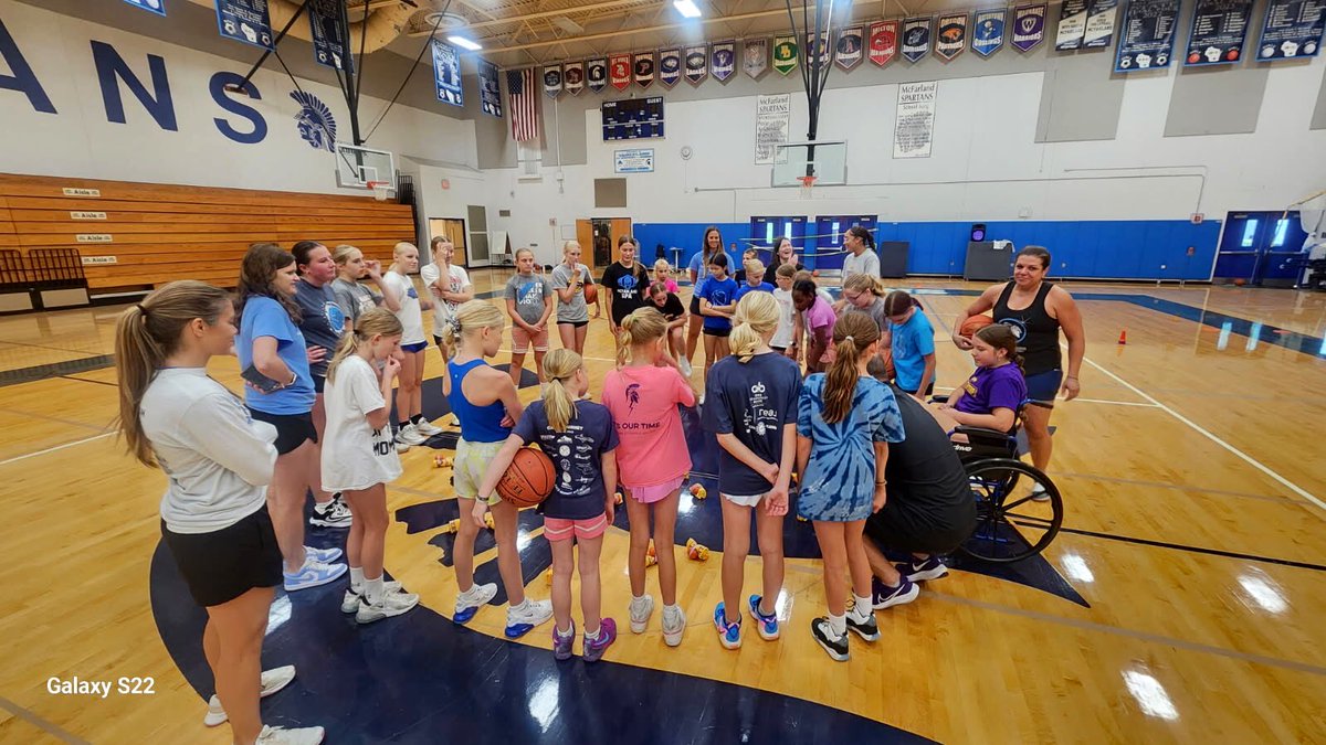 Last Satellite Camp ⛹️‍♀️ of the summer was yesterday &amp; this☝️meant a lot

Returned to the gym where it all started &amp; was so blessed 🙏 to work with all levels of <a href="/mcfspartansgbb/">McFarland Girls Basketball</a>🏀…Great players, better people, &amp; invested coaches led by <a href="/KaitlynnEv2/">Kaitlynn Eversoll</a>‼️

 So FUN with tons of #JUICE🧃