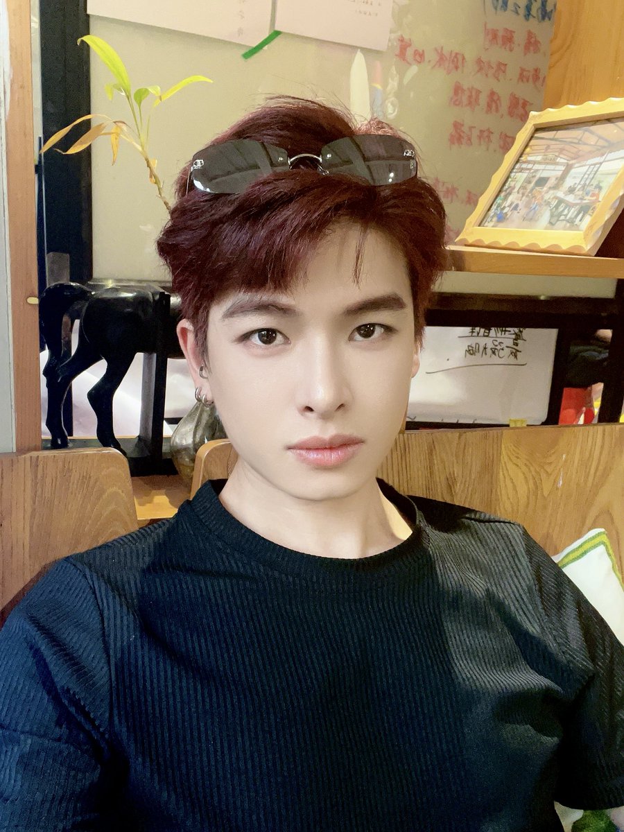 想看鸡吧 ～
是好看的鸡吧 ～