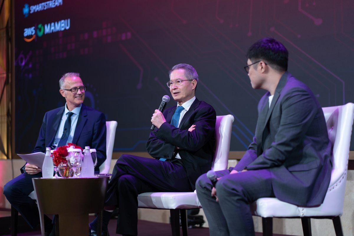 UrsBolt's tweet image. The best retail #banks in #Thailand today versus the Future of Finance in 2035.
Contrasting topics I presented and moderated at the #FinanceThailand25 by @TheAsianBanker in #Bangkok today. @linebkth @TabInsights #banking