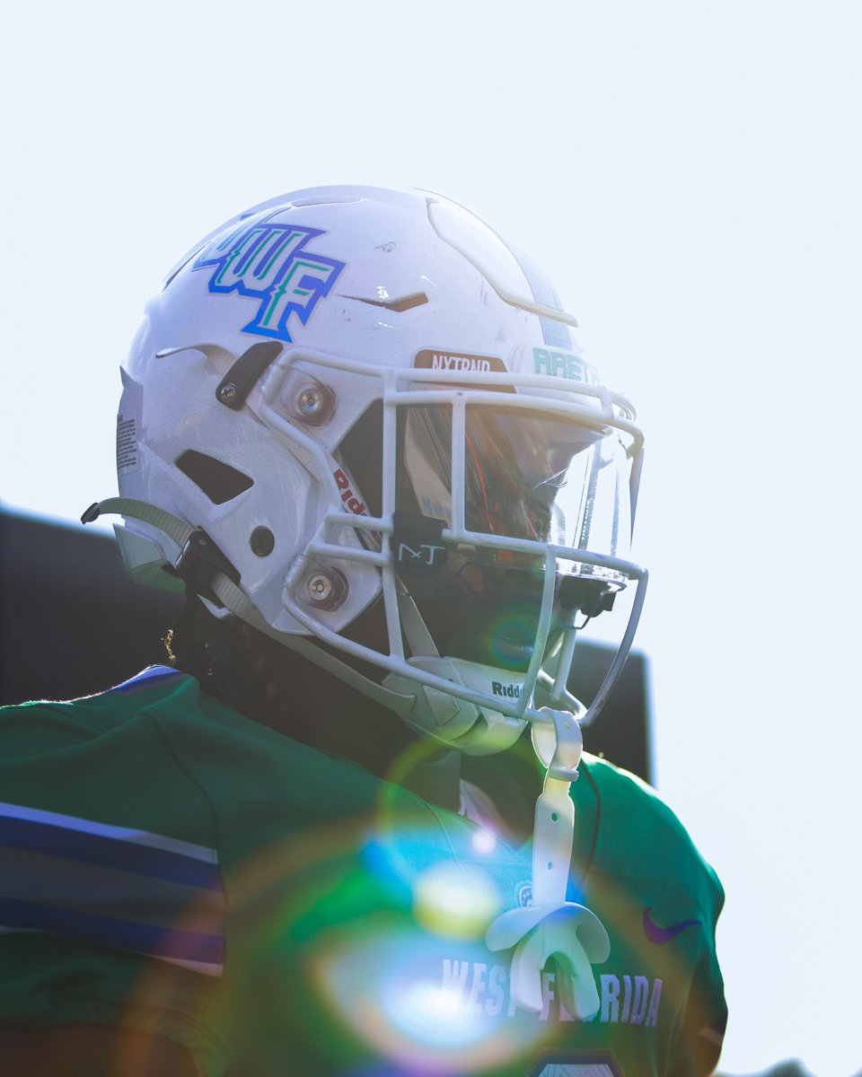 UWFFootball's tweet image. 𝒓𝒆𝒂𝒅 𝒊𝒕 𝒂𝒏𝒅 𝒘𝒆𝒆𝒑 🤫
don't worry we checked it twice... a conference-best 15 Argos on the GSC Preseason Team 👀
#goargos