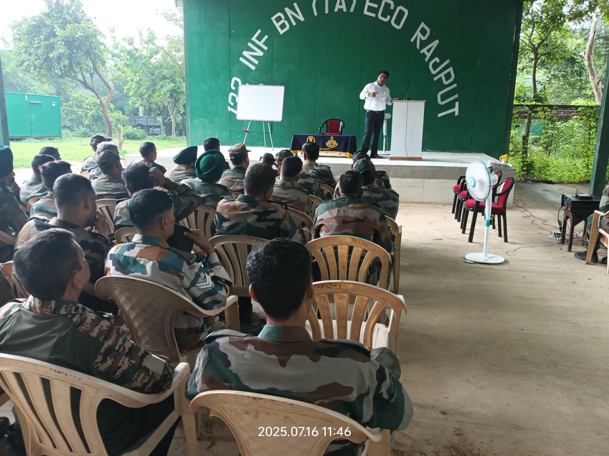 DelhiArea_IA's tweet image. Protecting health, preventing dengue!
Station Health Organisation Shakurbasti #DelhiCantt conducted lectures & training sessions on preventive measures against dengue, aligning with National Vector Borne Diseases Control Programme. Timely action can save lives!…