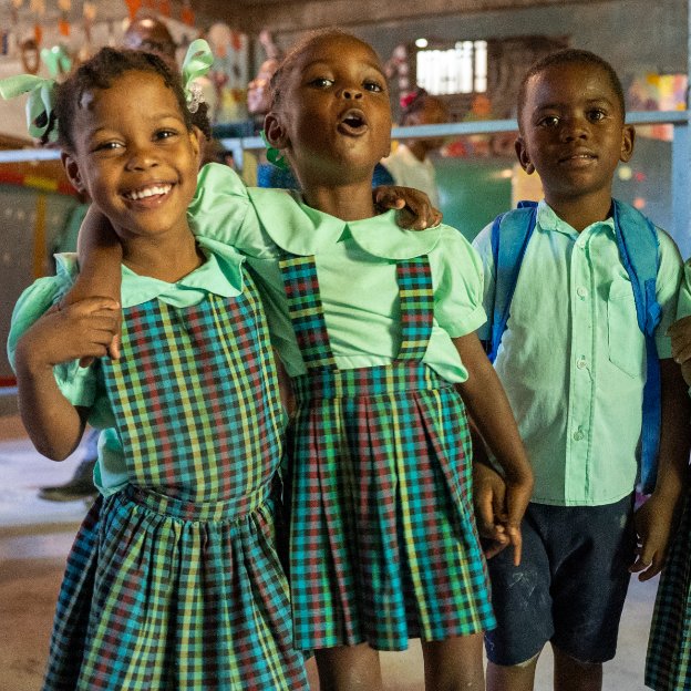 WFP Haiti (PAM) 🕊️ (@wfp_haiti) on Twitter photo Thanks to 🇳🇴<a href="/NoruegaEmbCuba/">John Petter Opdahl</a>'s top up, <a href="/WFP/">World Food Programme</a> will be able to strengthen the Haitian school meals programme:
➡️ Over 9,200 children of the South Department will receive meals prepared with ingredients 100% sourced locally
➡️ 95 women cooks will receive financial support & training Thanks to 🇳🇴<a href="/NoruegaEmbCuba/">John Petter Opdahl</a>'s top up, <a href="/WFP/">World Food Programme</a> will be able to strengthen the Haitian school meals programme:
➡️ Over 9,200 children of the South Department will receive meals prepared with ingredients 100% sourced locally
➡️ 95 women cooks will receive financial support & training