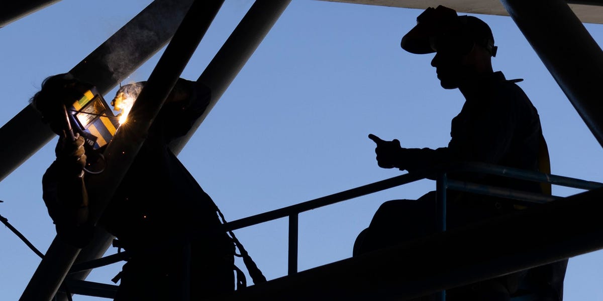 The Chamberlain Network (@chamberlainvets) on Twitter photo Some DoD equipment contracts have provisions only allowing repairs by contractors and limit the data and IP that can be shared with troops for repairs. These restrictions are problematic for troops needing urgent repairs, and drive up spending.
bit.ly/4lExIsx Some DoD equipment contracts have provisions only allowing repairs by contractors and limit the data and IP that can be shared with troops for repairs. These restrictions are problematic for troops needing urgent repairs, and drive up spending.
bit.ly/4lExIsx