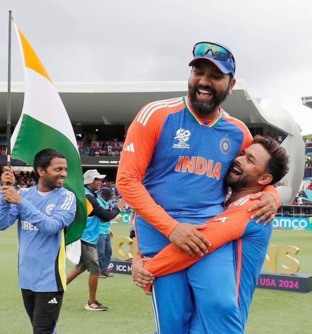 ๐๐ฎ๐ฌ๐ก๐ข๐ข๐ขโดโต (@rushiii_12) on Twitter photo ๐จRISHABH PANT'S PROMISE TO ROHIT SHARMA.๐จ
"After Rishabh Pant's accident, Rohit called Rishabh and Rishabh told Rohit that bhaiya, next year we have to win the World Cup and we have to win it together."
The dedication <a href="/RishabhPant17/">Rishabh Pant</a> ๐ซก ๐จRISHABH PANT'S PROMISE TO ROHIT SHARMA.๐จ
"After Rishabh Pant's accident, Rohit called Rishabh and Rishabh told Rohit that bhaiya, next year we have to win the World Cup and we have to win it together."
The dedication <a href="/RishabhPant17/">Rishabh Pant</a> ๐ซก