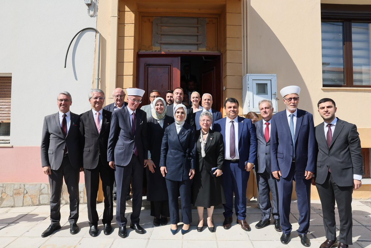 tcailesosyal's tweet image. 📍Gümülcine
Bakanımız Sn. Mahinur Özdemir Göktaş, Batı Trakya Türk Azınlığı Danışma Kurulu Başkanı ve İskeçe Seçilmiş Müftüsü Sn. Mustafa Trampa ve Kurul üyeleriyle bir araya geldi.